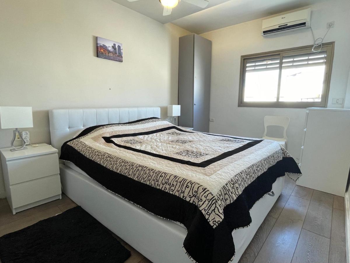 Beautiful 2-Bedroom Condo In The Heart Of Tel Aviv Bagian luar foto