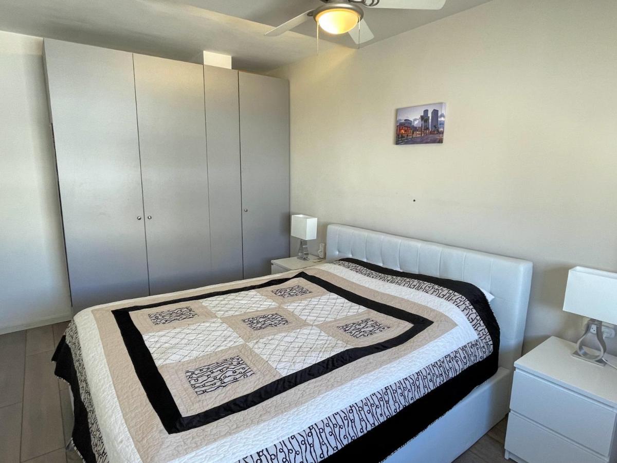 Beautiful 2-Bedroom Condo In The Heart Of Tel Aviv Bagian luar foto