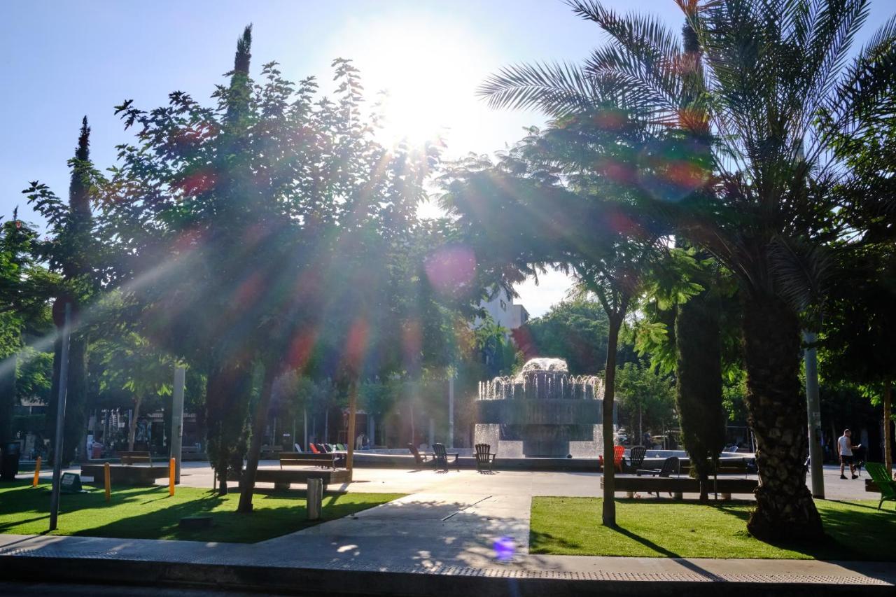 Beautiful 2-Bedroom Condo In The Heart Of Tel Aviv Bagian luar foto